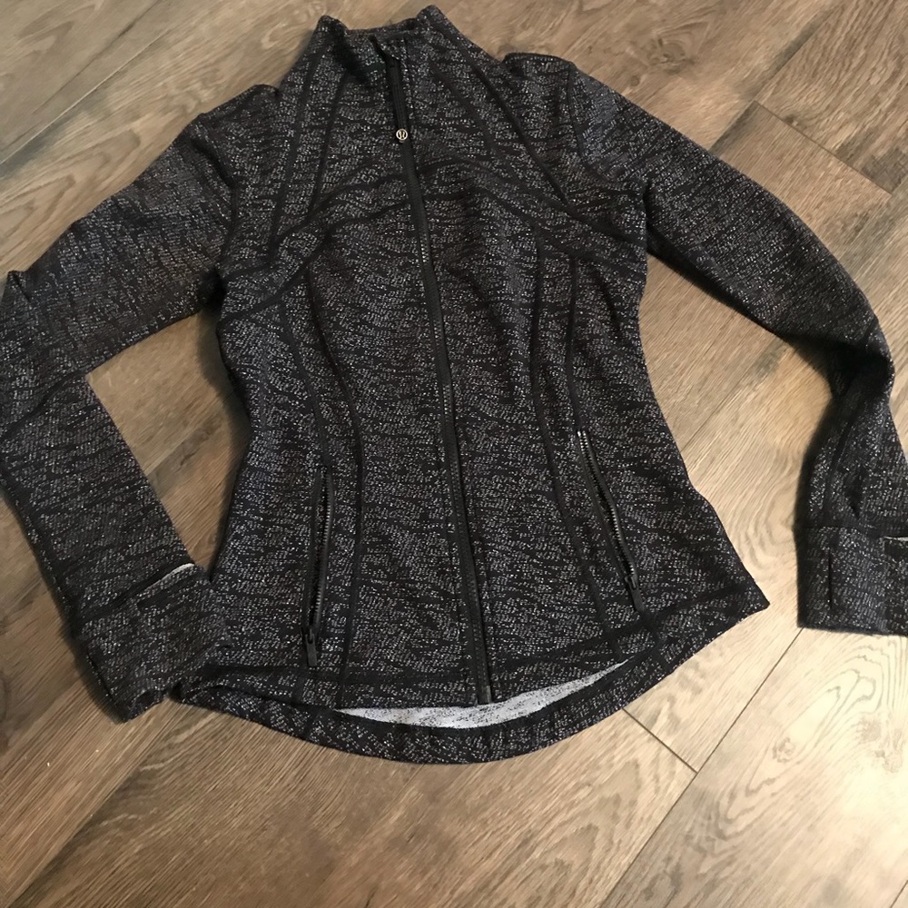 Lululemon size 6 jacket